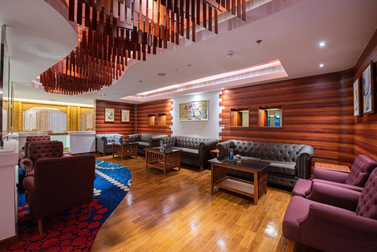 The Empress Premier Chiang Mai - Sha Extra Plus Exterior foto The lounge at the airport